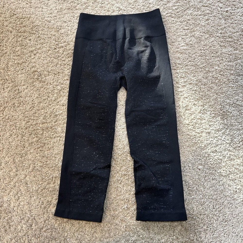 Lululemon Leggings Womens Medium Black High Rise Capri Glitter Seamless Athletic
